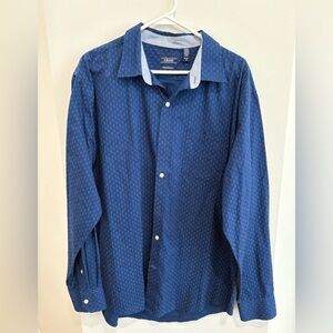 Izod Navy Blue Patterned Shirt. Pre-loved size XL